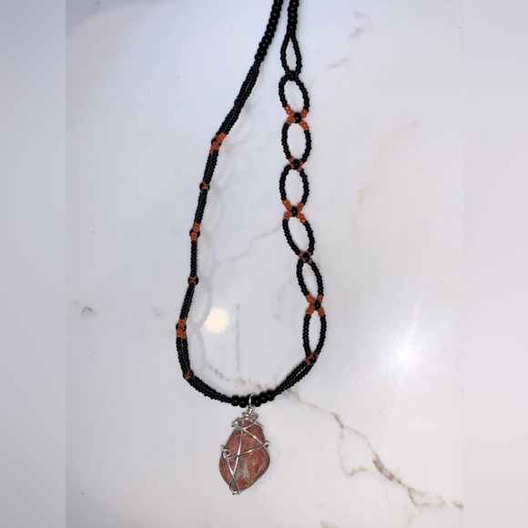 Handmade beaded necklace - Picture 4 of 4